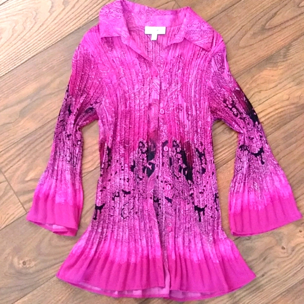 Women's dress shirt size M